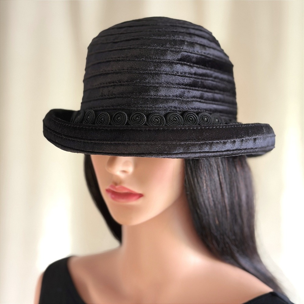 Vtg 90s Black Velvet Cloche Hat Soutache Trim Tiered Crown Upturned Brim Regency
